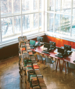 正在逐渐成立和完美消息化根本设备的同